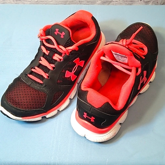 Man Made Upper Armour Gym Shoes - Picture 2 of 7